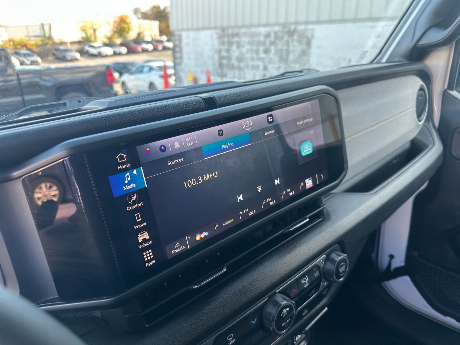 Used 2025 Jeep Wrangler Sport S image 21