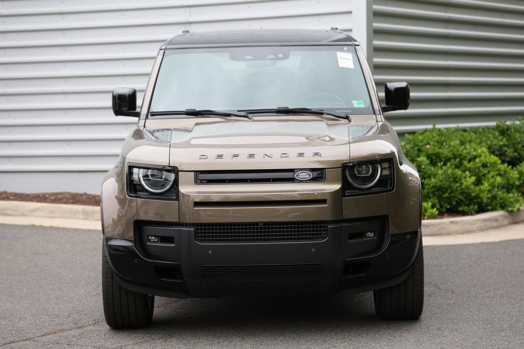 New 2026 Land Rover Defender 130 X-Dynamic SE AWD/4WD image 5