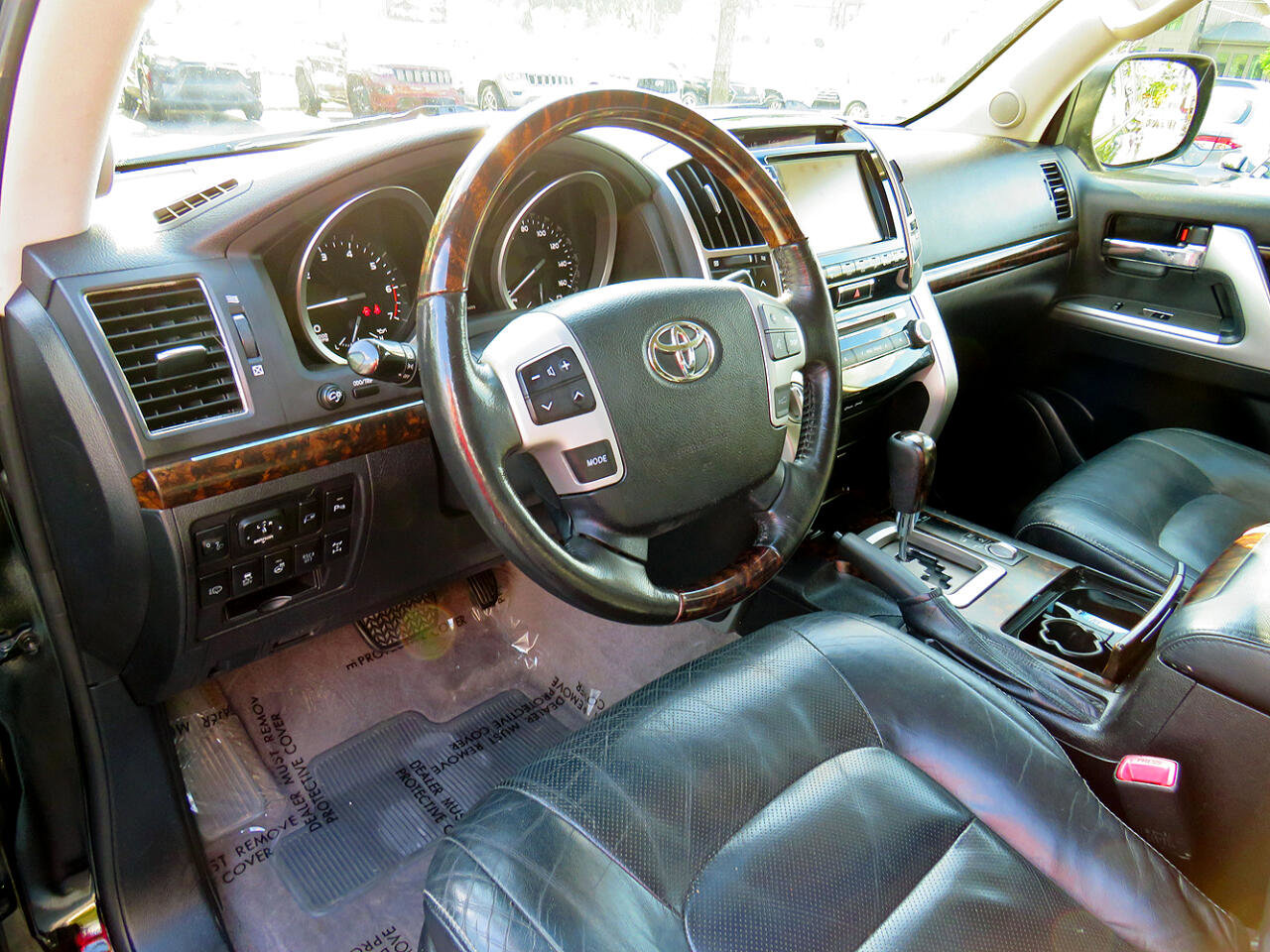 Used 2015 Toyota Land Cruiser image 15