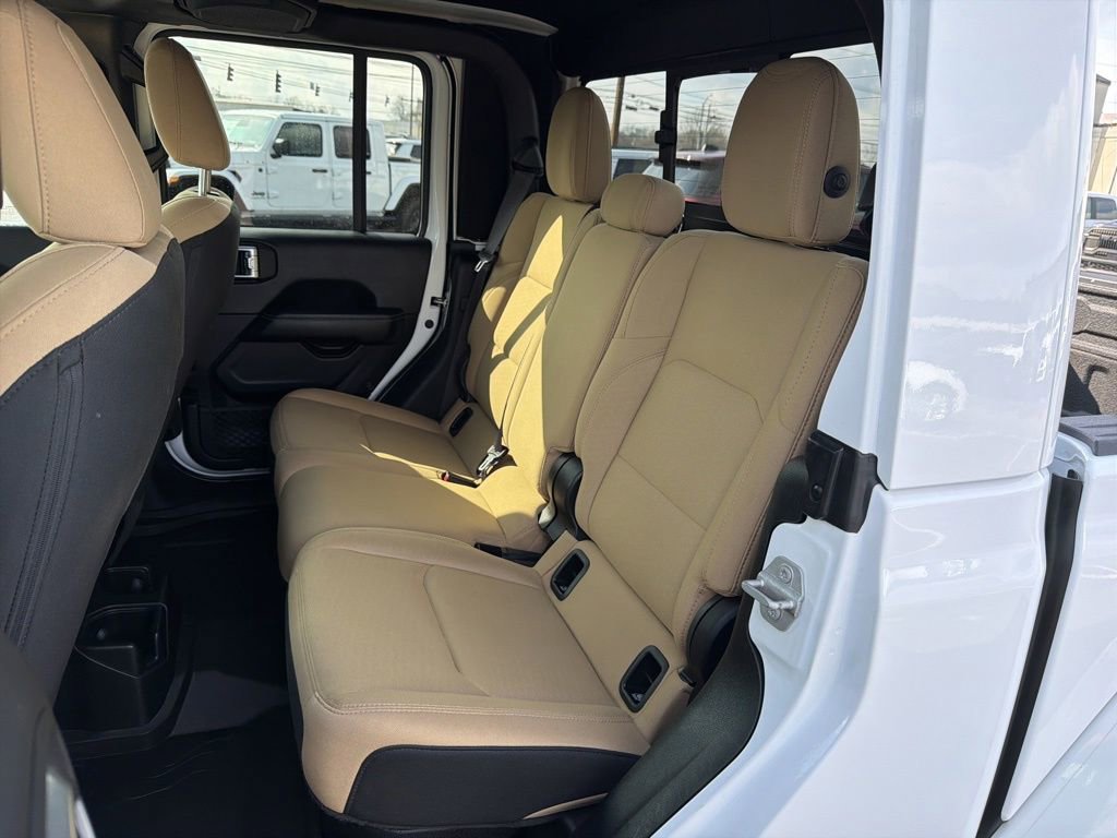 Used 2020 Jeep Gladiator Overland image 21