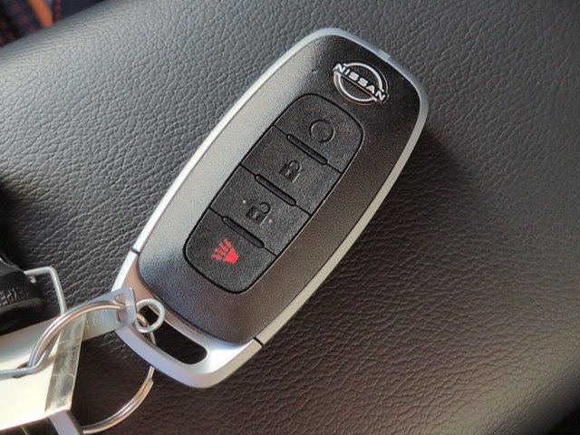 Used 2026 Nissan Kicks SR w/ SR Premium Package FWD image 28