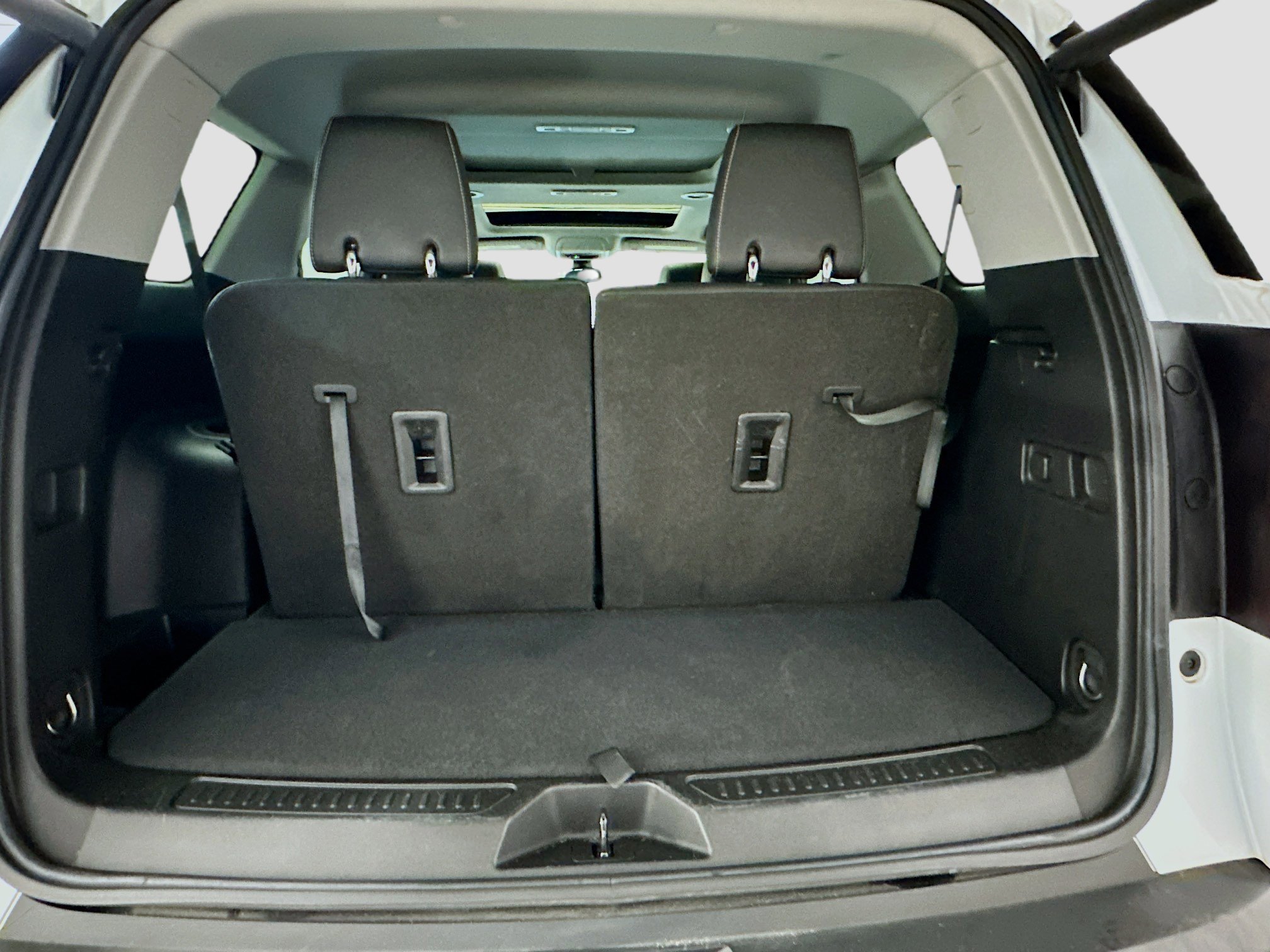 Used 2023 GMC Acadia SLT w/ Technology Package image 32