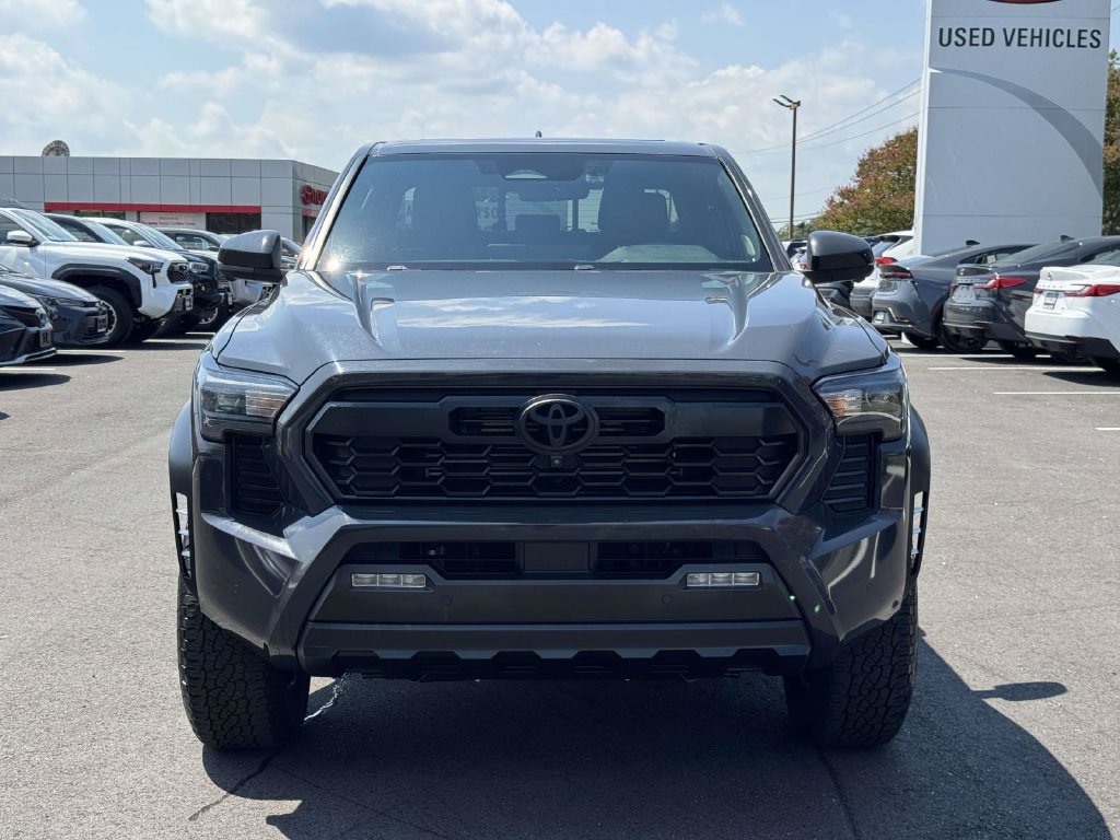 Used 2024 Toyota Tacoma TRD Off-Road w/ TRD Off Road Premium Package AWD/4WD image 27
