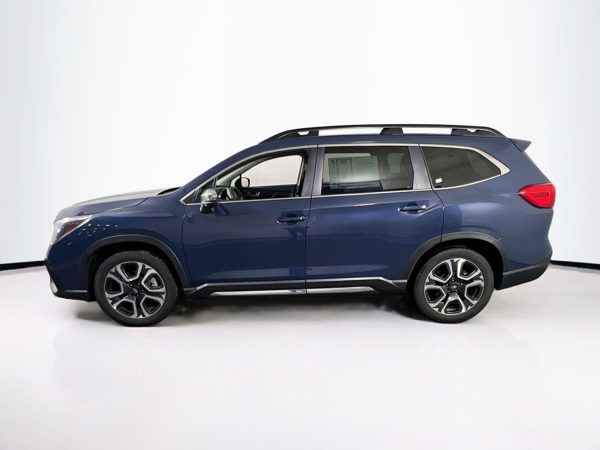 Used 2023 Subaru Ascent Limited w/ Technology Package image 8