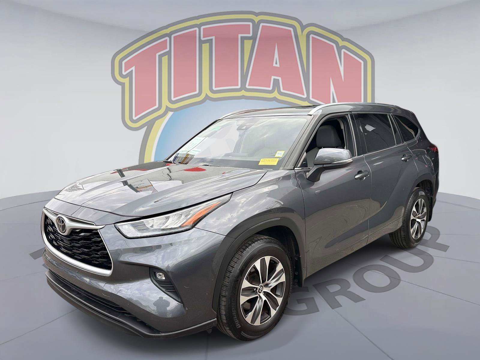Certified 2020 Toyota Highlander XLE AWD/4WD image 1