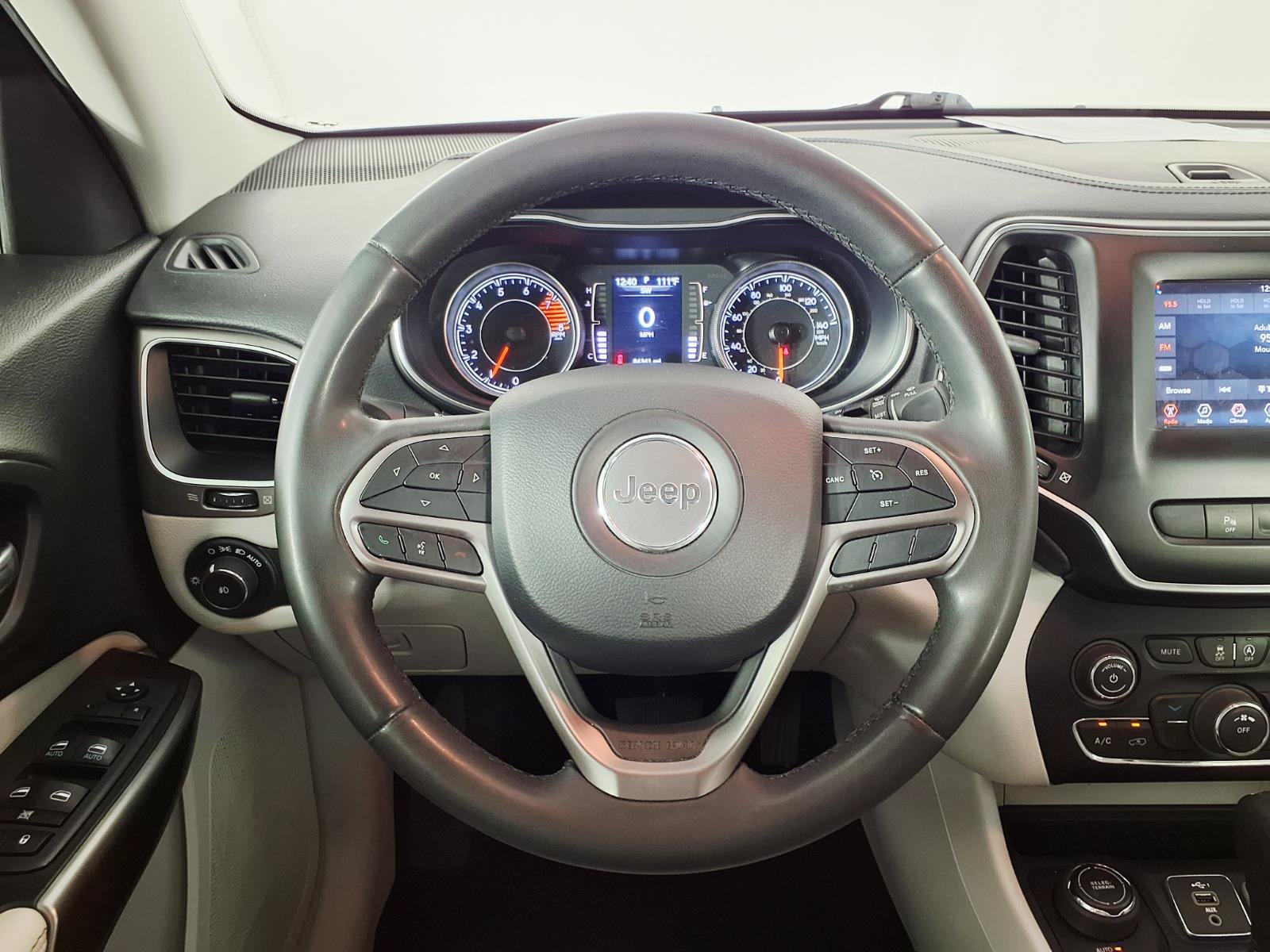 Used 2020 Jeep Cherokee Latitude Plus AWD/4WD image 15