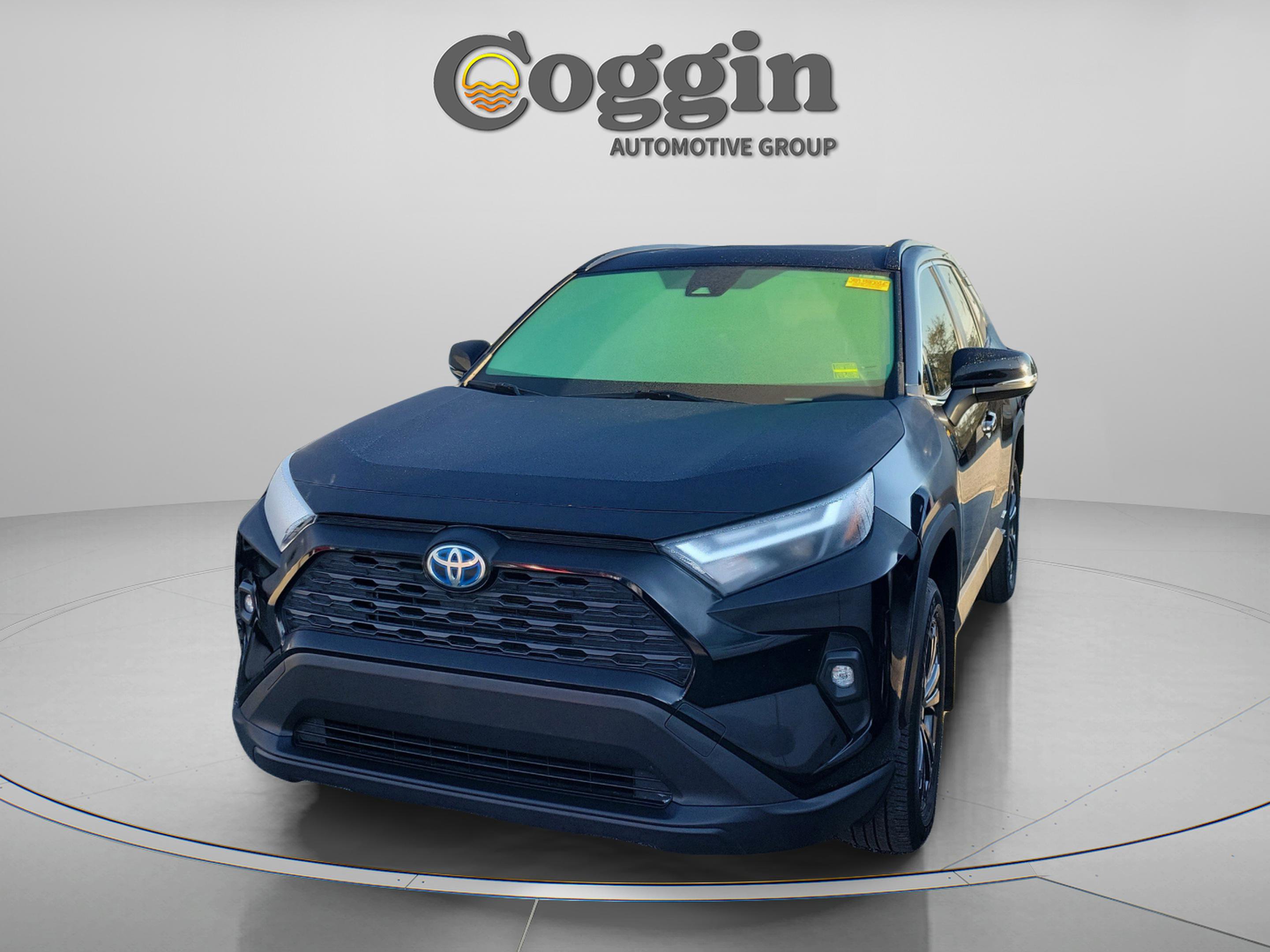 Certified 2022 Toyota RAV4 XLE Premium image 1