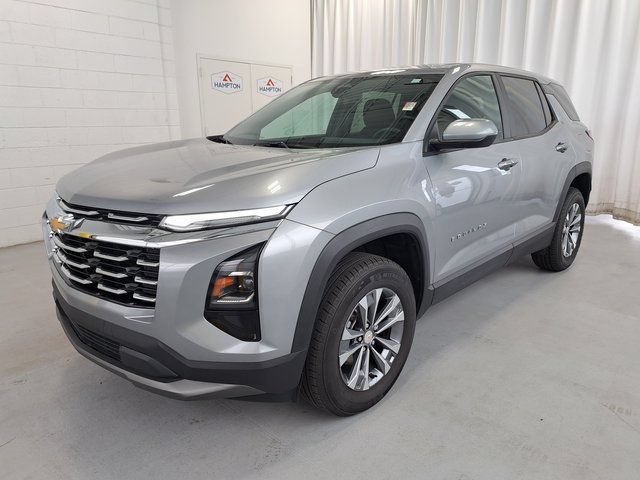 Used 2025 Chevrolet Equinox LT AWD/4WD image 2