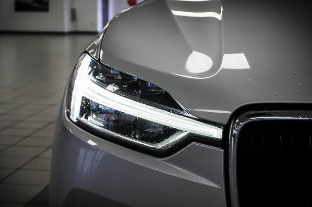 Used 2019 Volvo XC60 T8 Momentum image 26