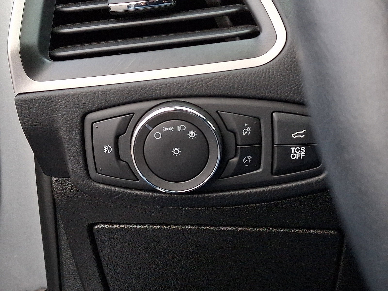 Certified 2023 Ford Edge SEL w/ Convenience Package image 28