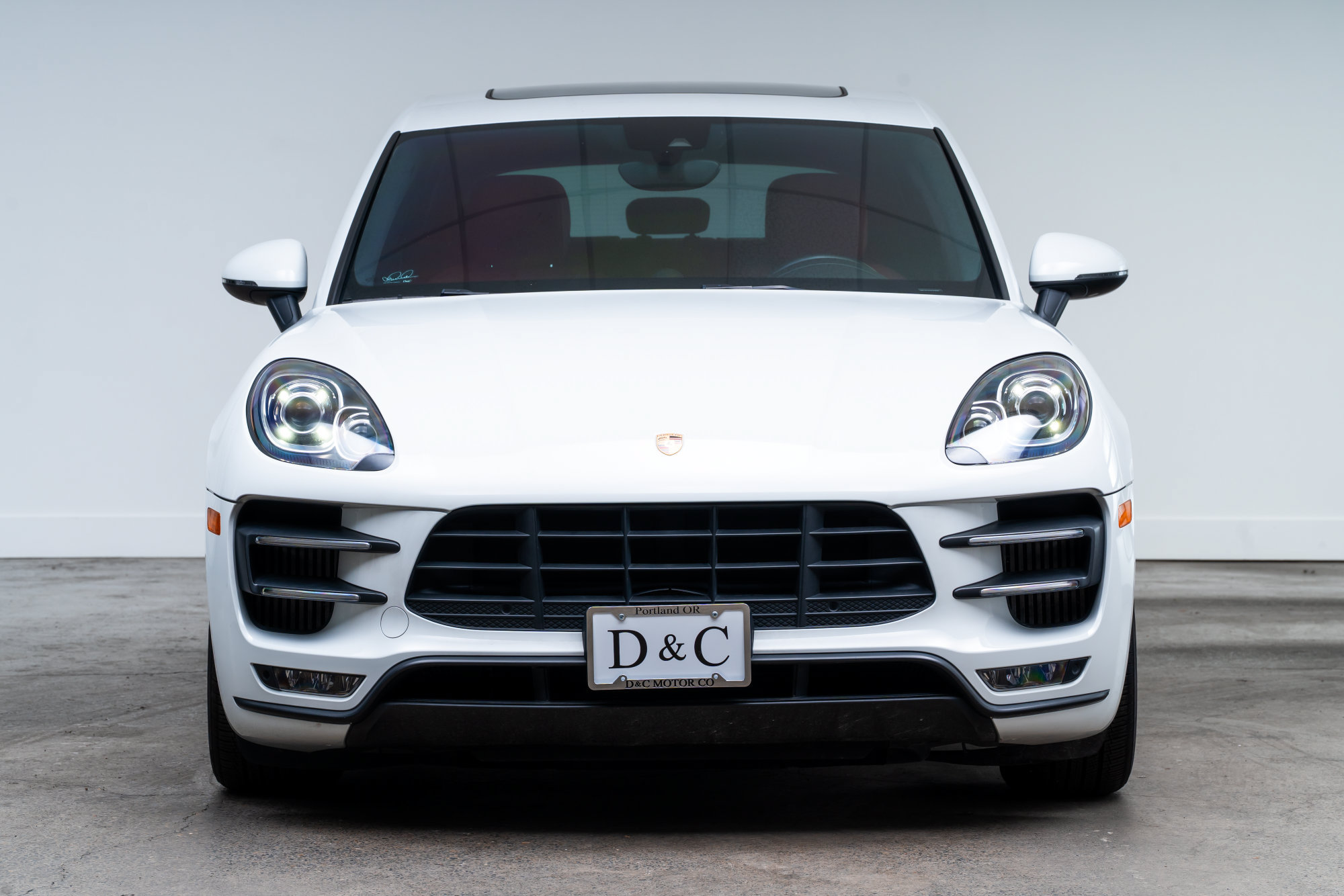 Used 2015 Porsche Macan Turbo AWD/4WD image 3