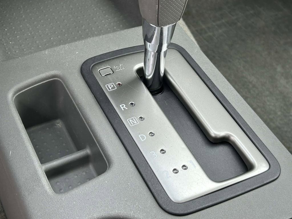 Used 2013 Nissan Frontier SL w/ Moonroof Pkg image 23