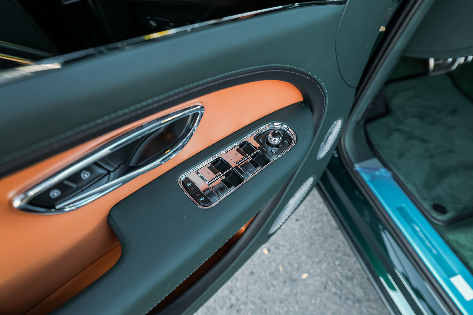 New 2027 Bentley Bentayga AWD/4WD image 25