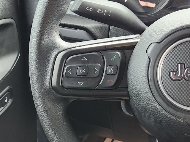 Used 2025 Jeep Wrangler Sport AWD/4WD image 12