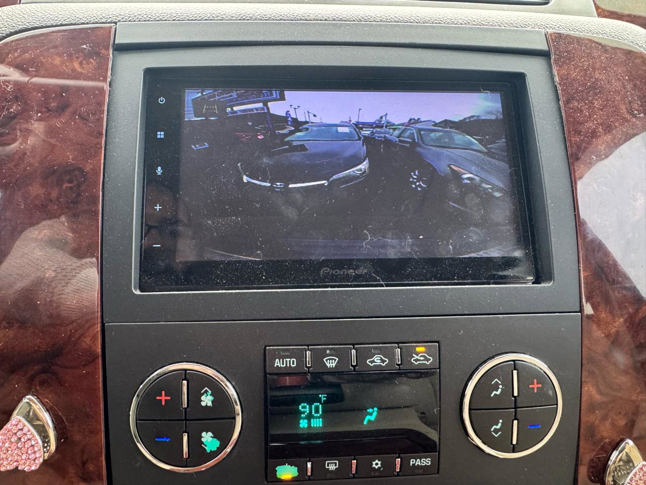 Used 2013 Chevrolet Avalanche LTZ image 19