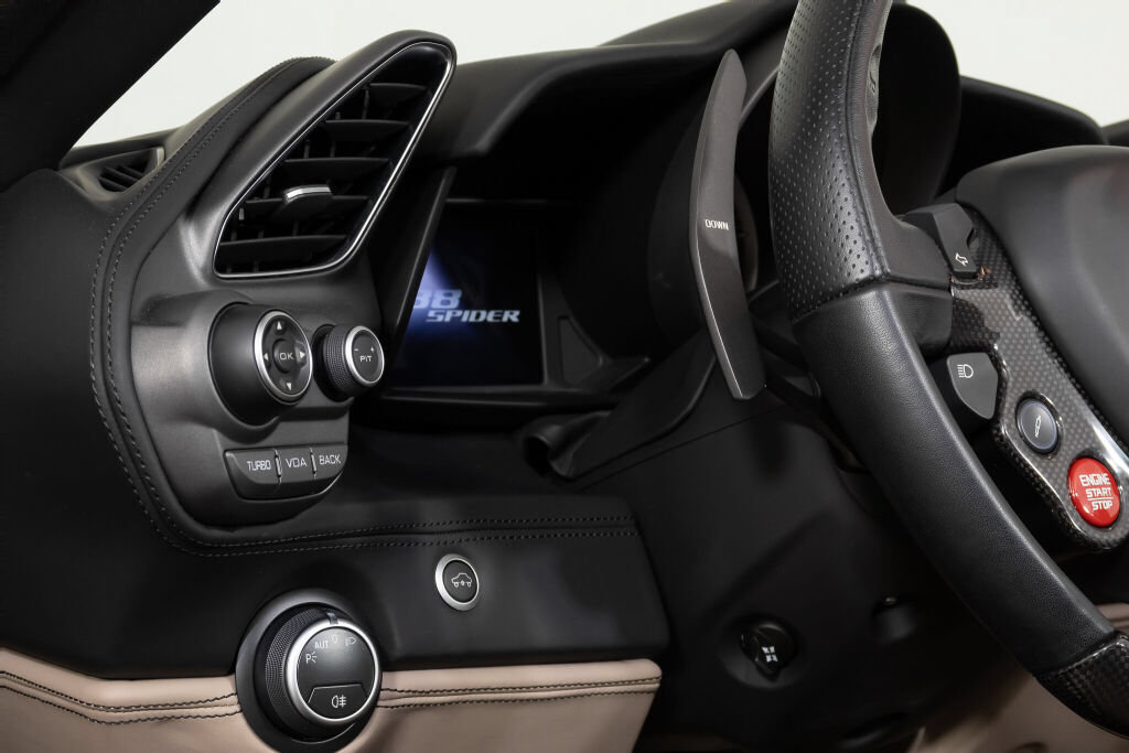 Used 2019 Ferrari 488 Spider RWD image 33