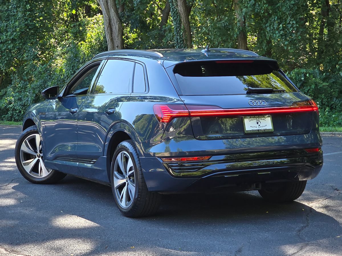 Used 2024 Audi Q8 e-tron Premium AWD/4WD image 73