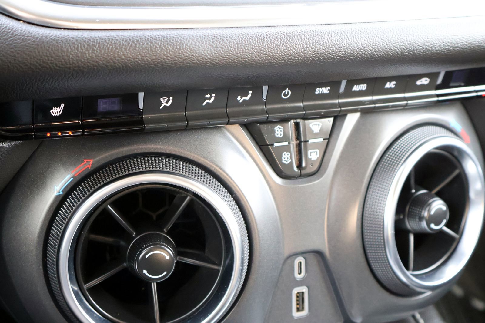 Used 2024 Chevrolet Blazer LT AWD/4WD image 29