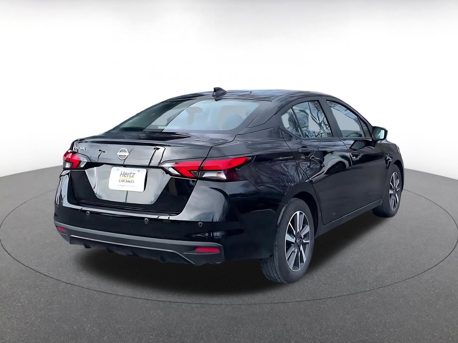 Used 2025 Nissan Versa SV image 12