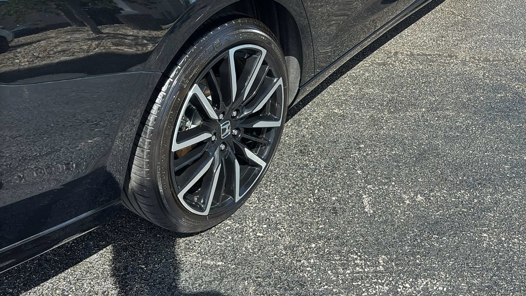Used 2025 Honda Accord Touring image 8