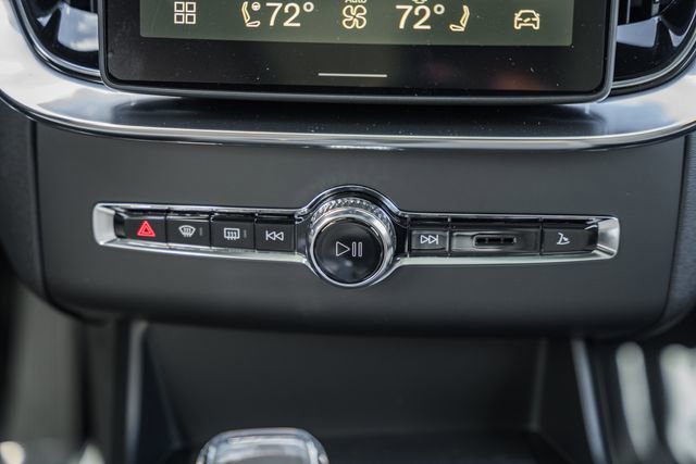 New 2026 Volvo XC90 B6 Plus w/ Protection Package Premier image 23