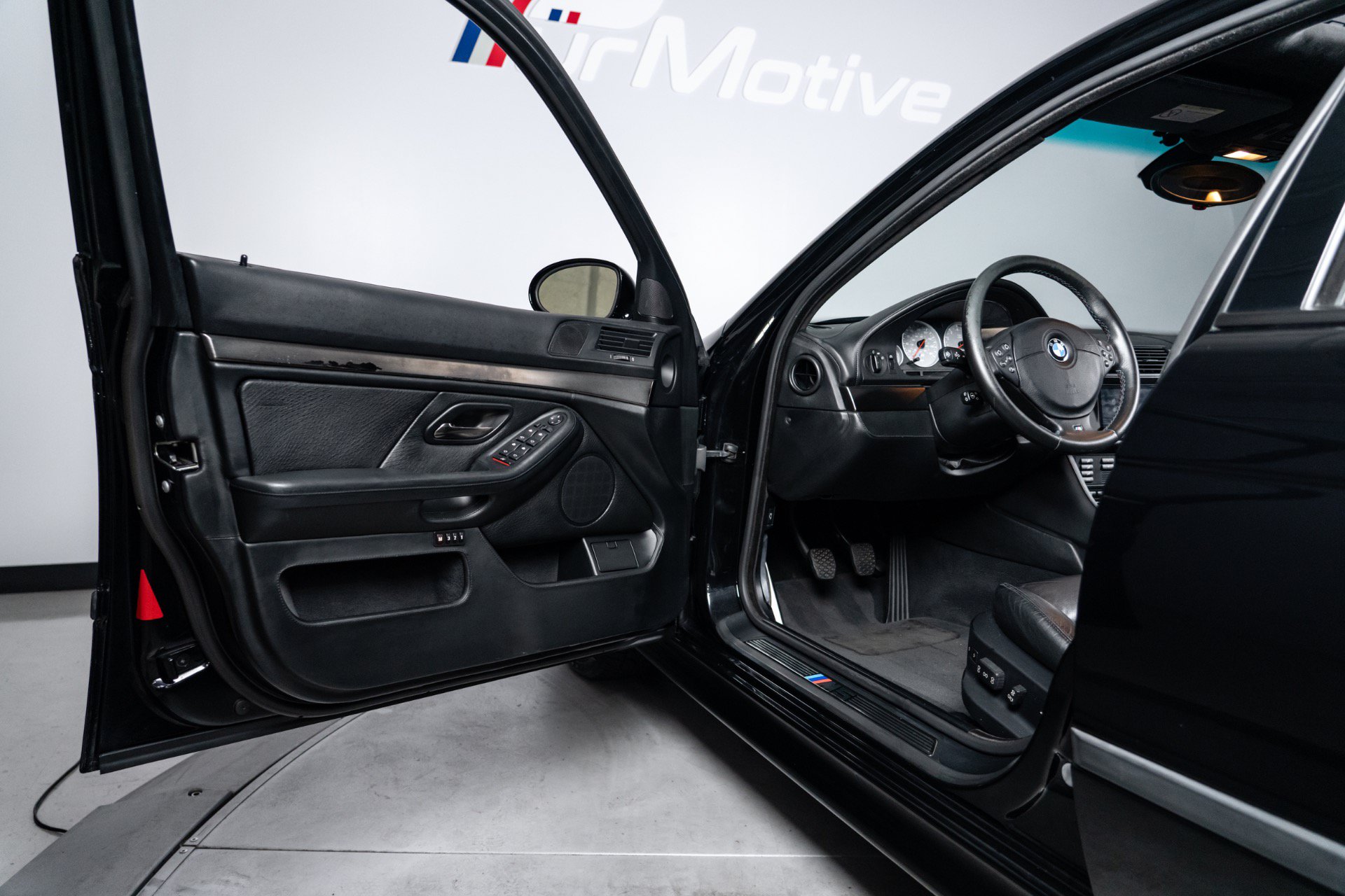 Used 2000 BMW M5 RWD image 40