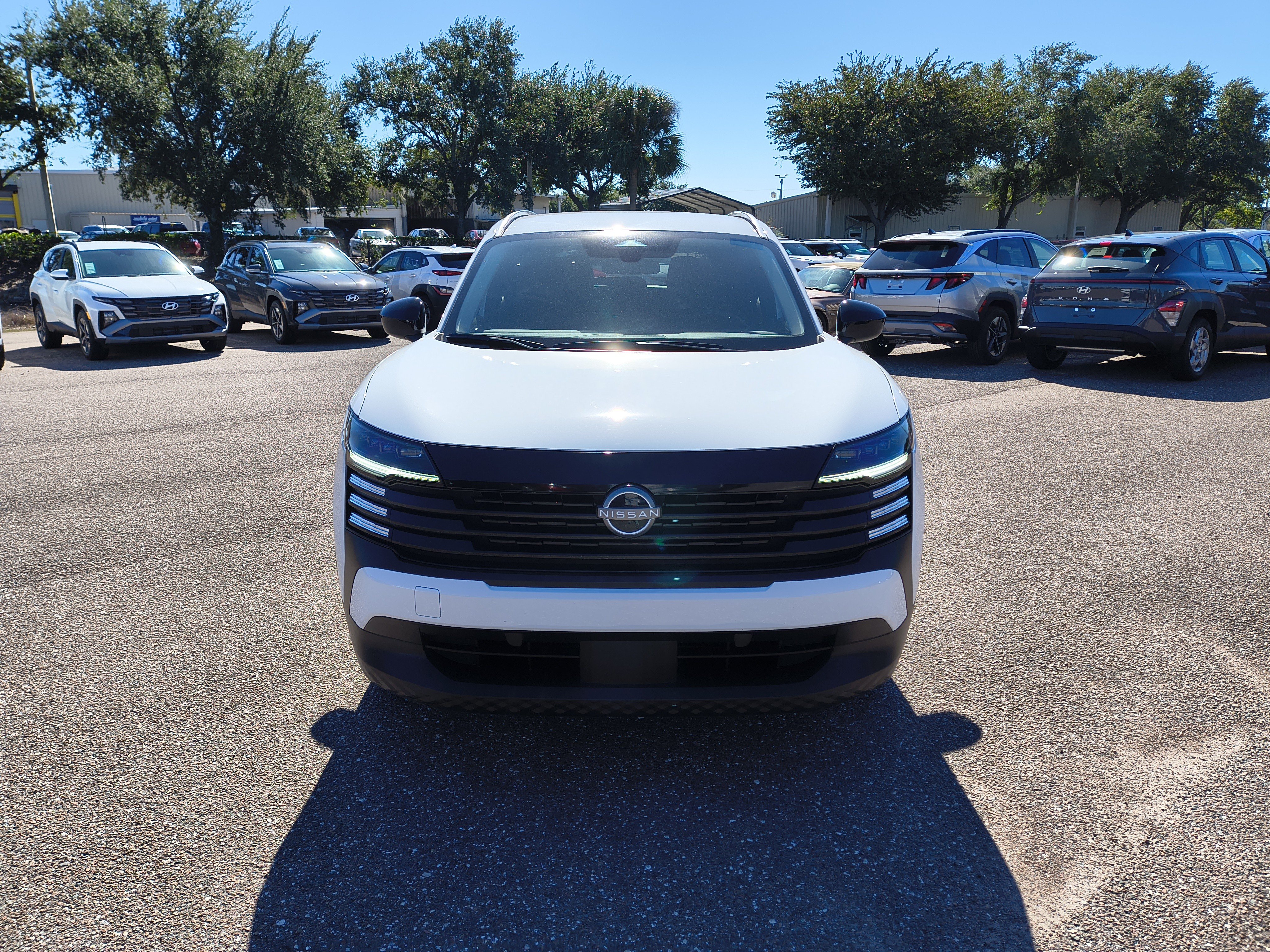 Used 2026 Nissan Kicks SV FWD image 2