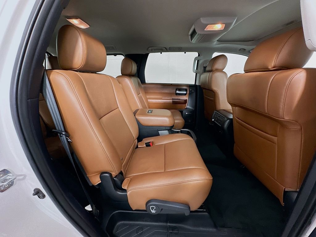 Used 2016 Toyota Sequoia Platinum image 29