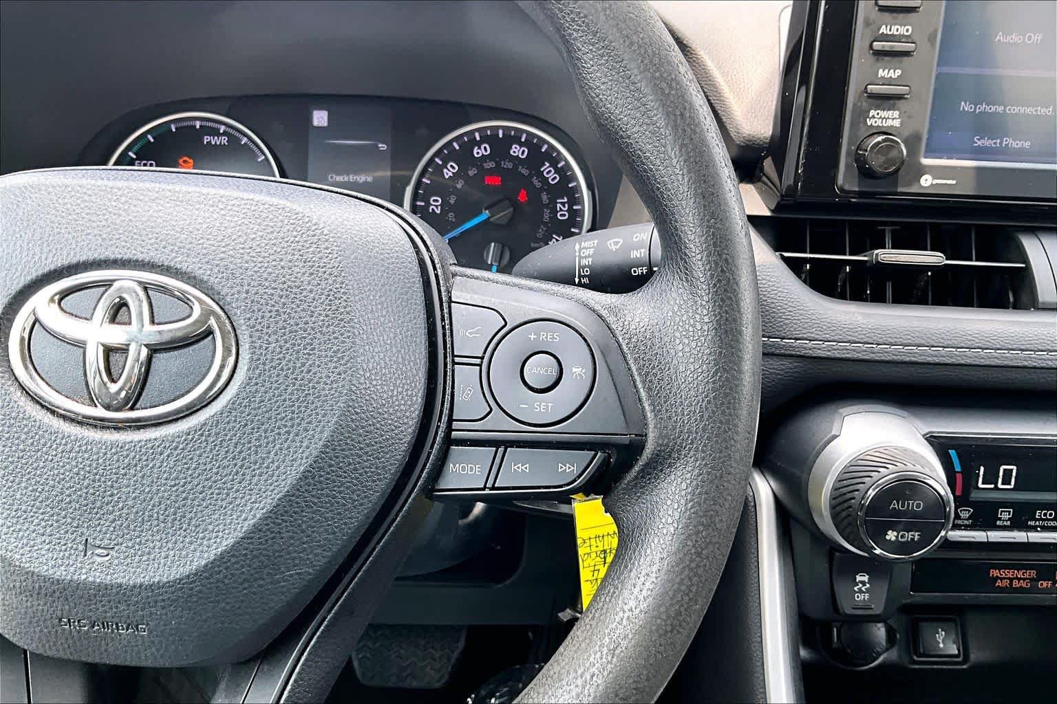 Used 2022 Toyota RAV4 LE AWD/4WD image 24