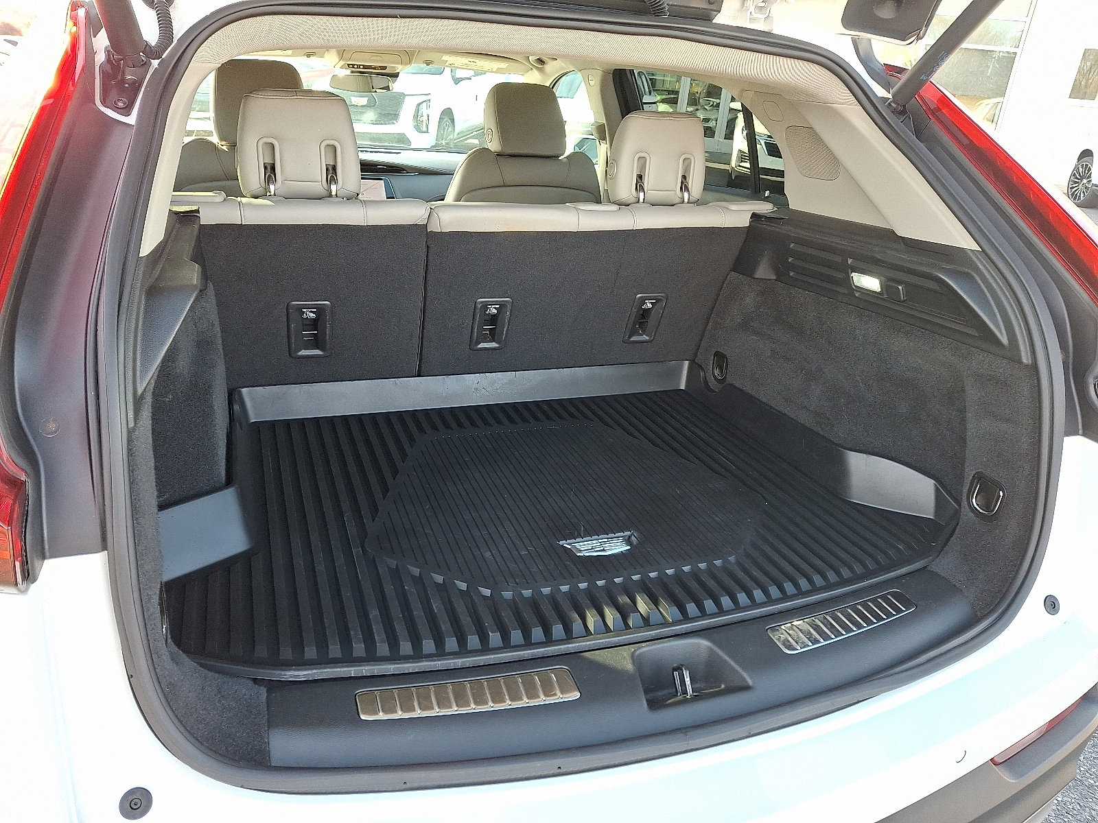 Used 2020 Cadillac XT4 Premium Luxury w/ Cold Weather Package image 22