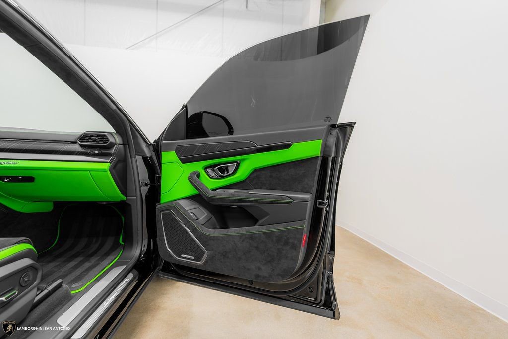 Used 2024 Lamborghini Urus S image 48