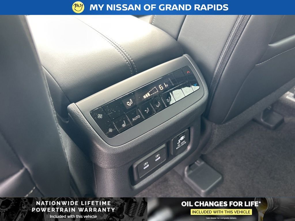 New 2026 Nissan Pathfinder Platinum image 22