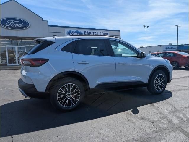 New 2025 Ford Escape SE image 5