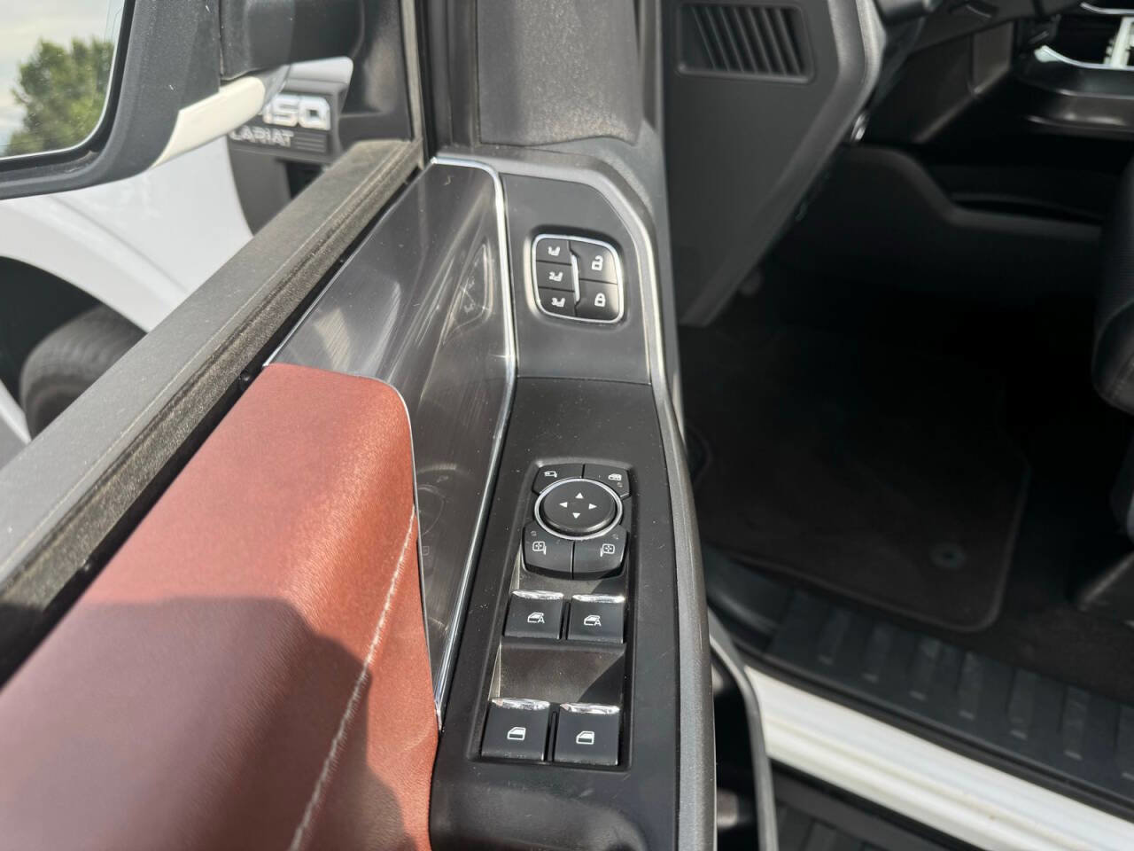 Used 2023 Ford F150 Lariat image 12