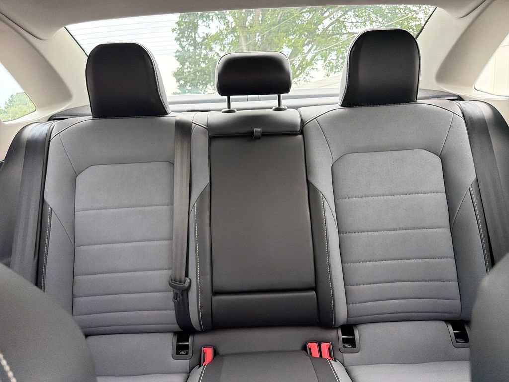 Used 2025 Volkswagen Jetta SE w/ Sunroof Package FWD image 52