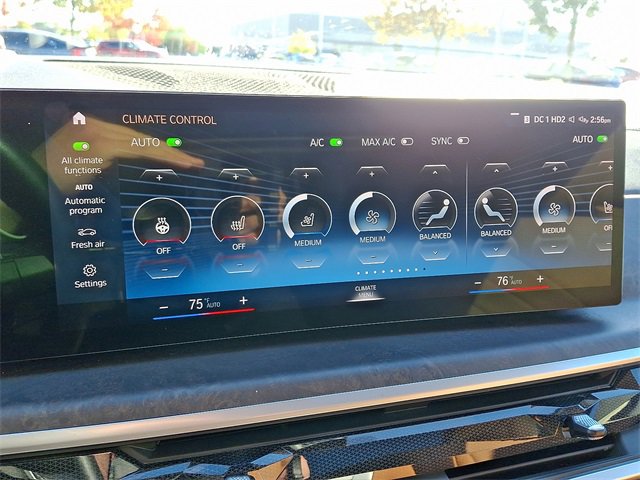 Used 2023 BMW X7 xDrive40i w/ Premium Package image 16