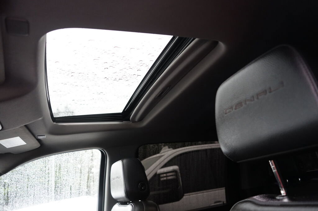 Used 2021 GMC Sierra 2500 Denali w/ Denali Ultimate Package image 28