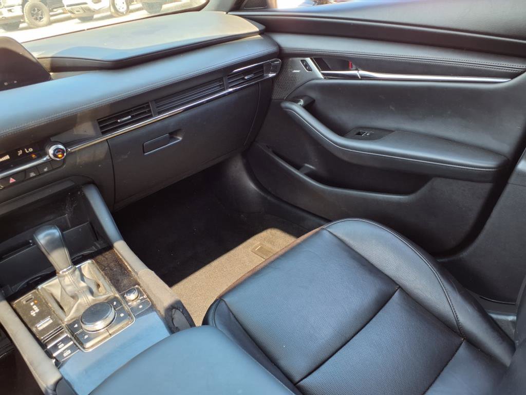 Used 2019 MAZDA MAZDA3 Hatchback w/ Premium Package image 16