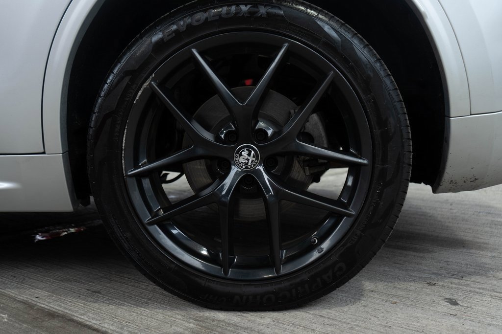 Used 2021 Alfa Romeo Stelvio Sprint w/ Nero Edizione image 14