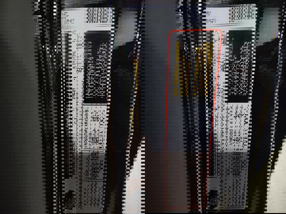 Used 2013 BMW 750Li xDrive image 22