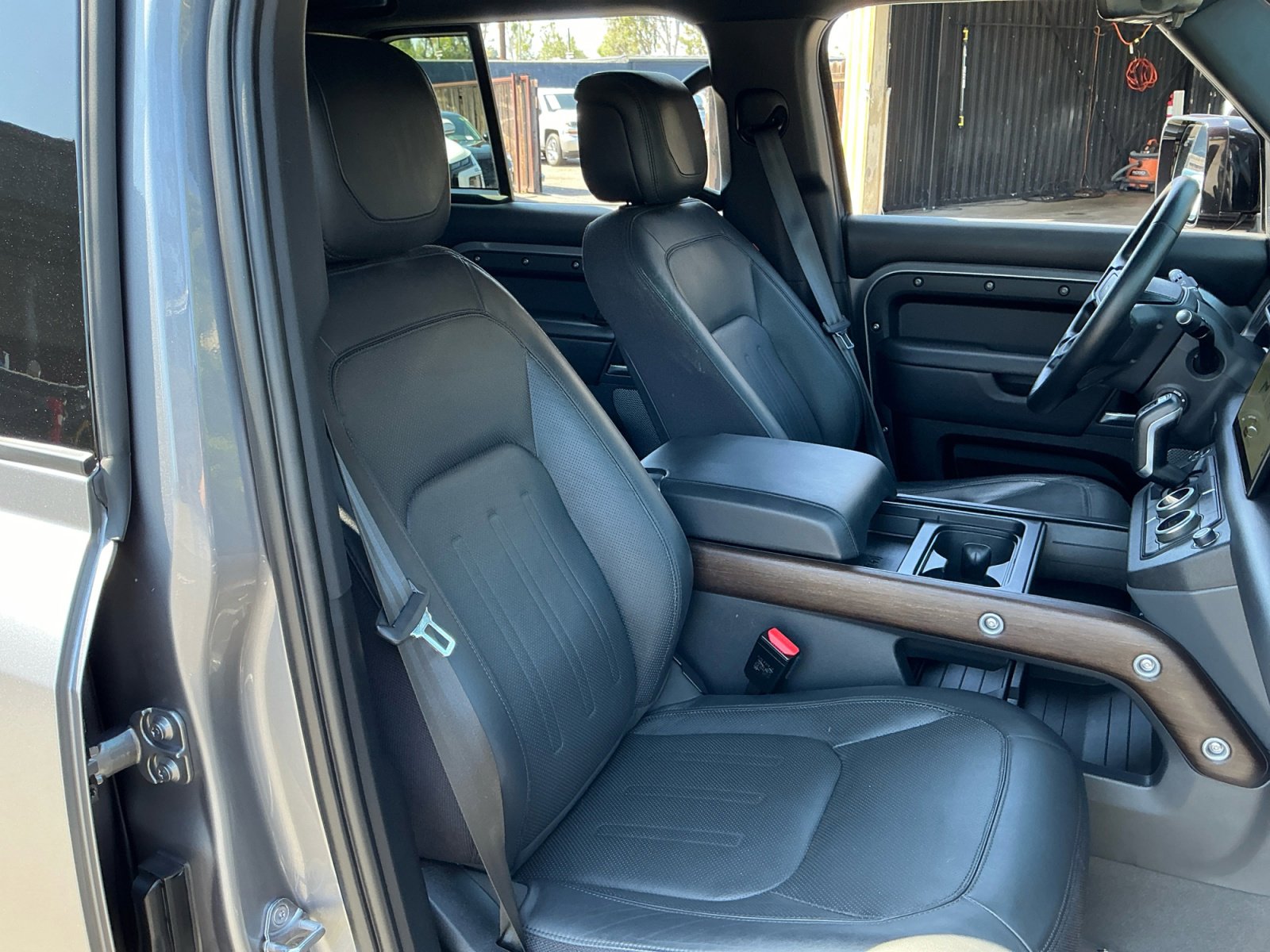 Used 2023 Land Rover Defender 110 X image 21