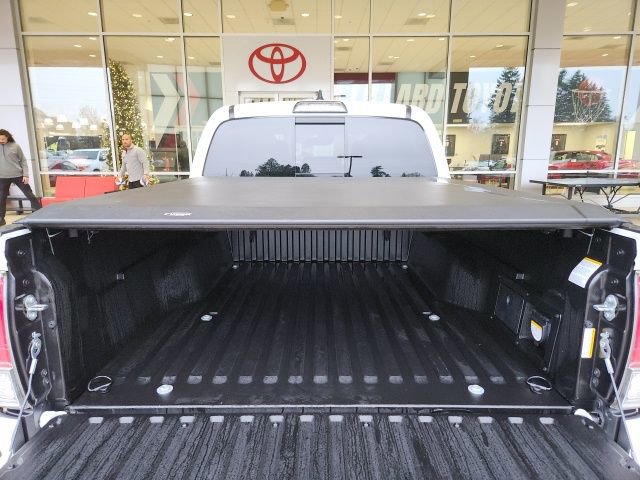 Used 2019 Toyota Tacoma Limited image 15