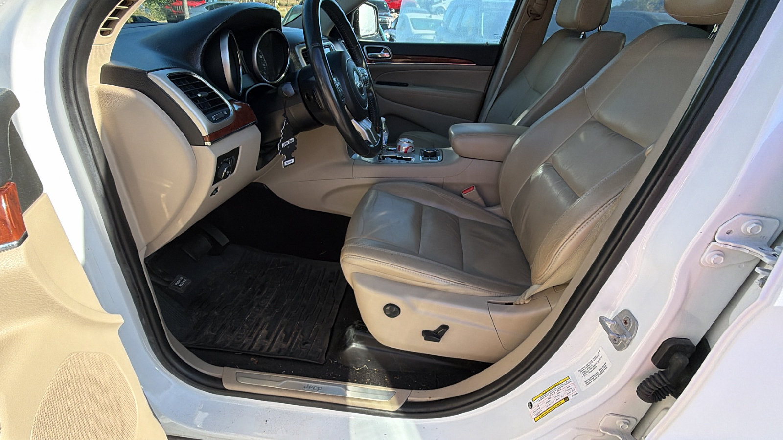 Used 2013 Jeep Grand Cherokee Limited AWD/4WD image 16