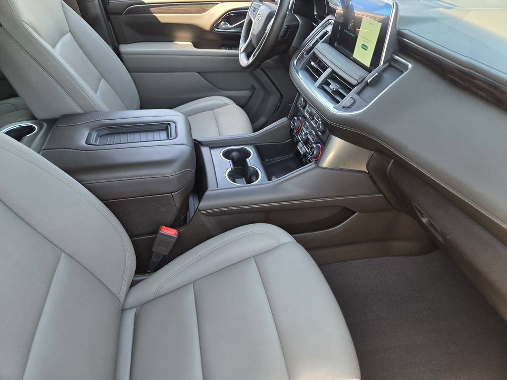 Used 2023 Chevrolet Tahoe Z71 w/ Luxury Package AWD/4WD image 18