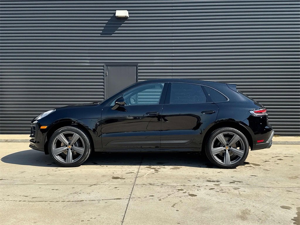 New 2025 Porsche Macan image 2