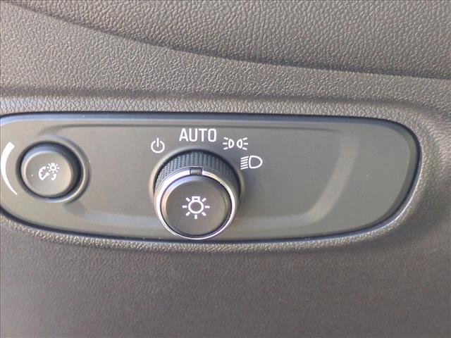 Used 2020 Chevrolet Equinox LS w/ LS Convenience Package image 14