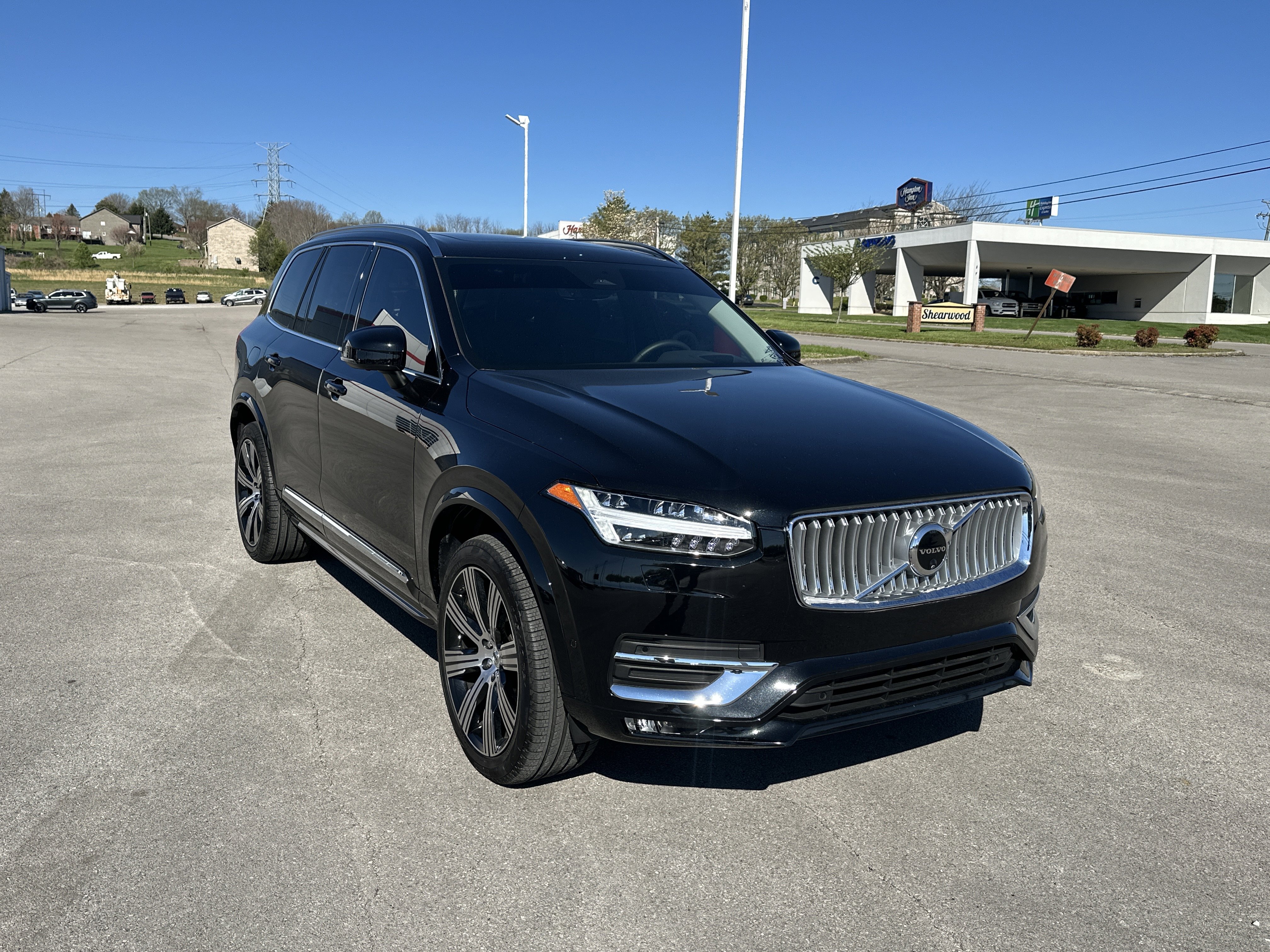 Used 2025 Volvo XC90 B6 Ultra w/ Protection Package Premier image 3