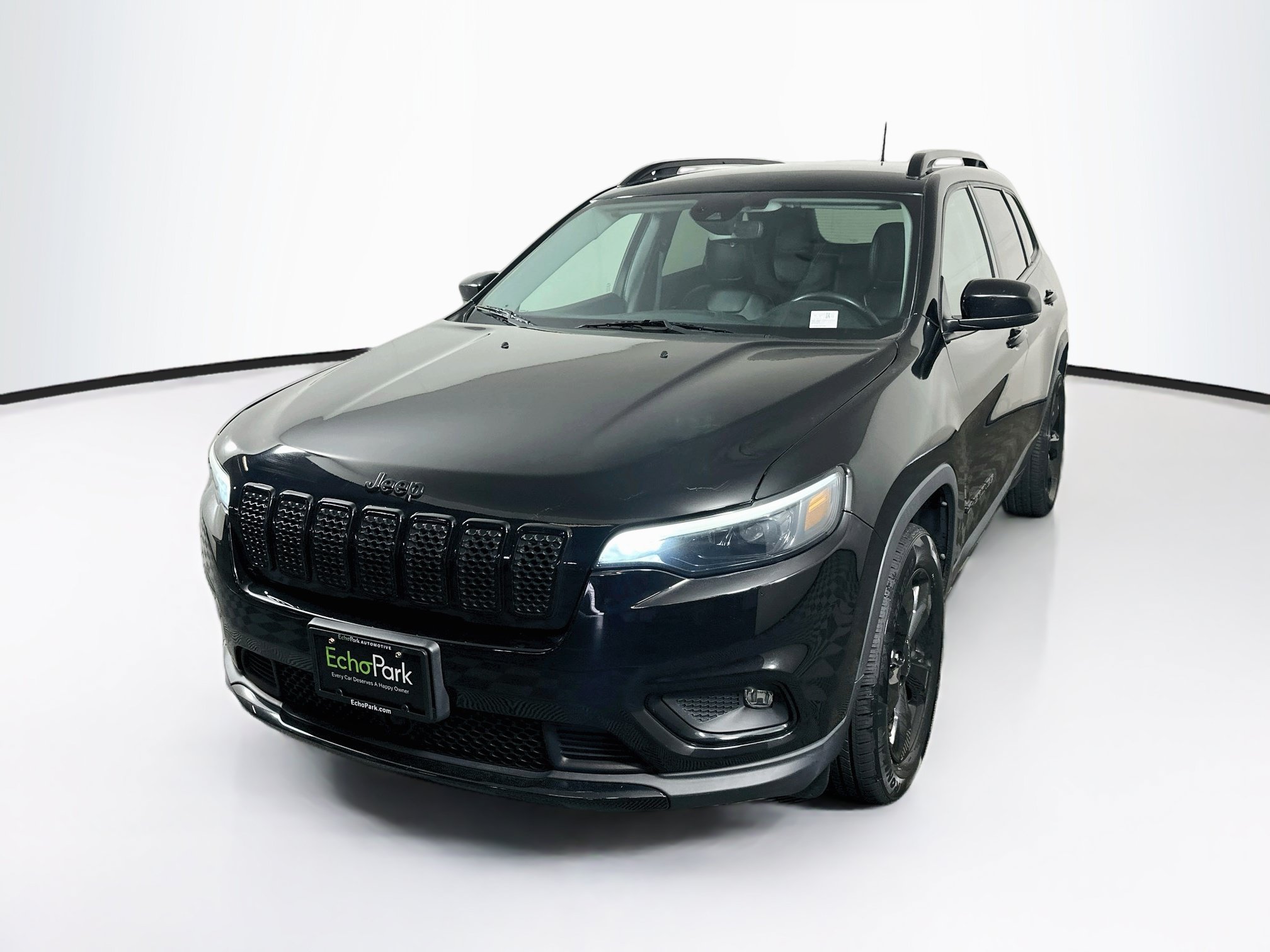 Used 2021 Jeep Cherokee Latitude Plus AWD/4WD image 3