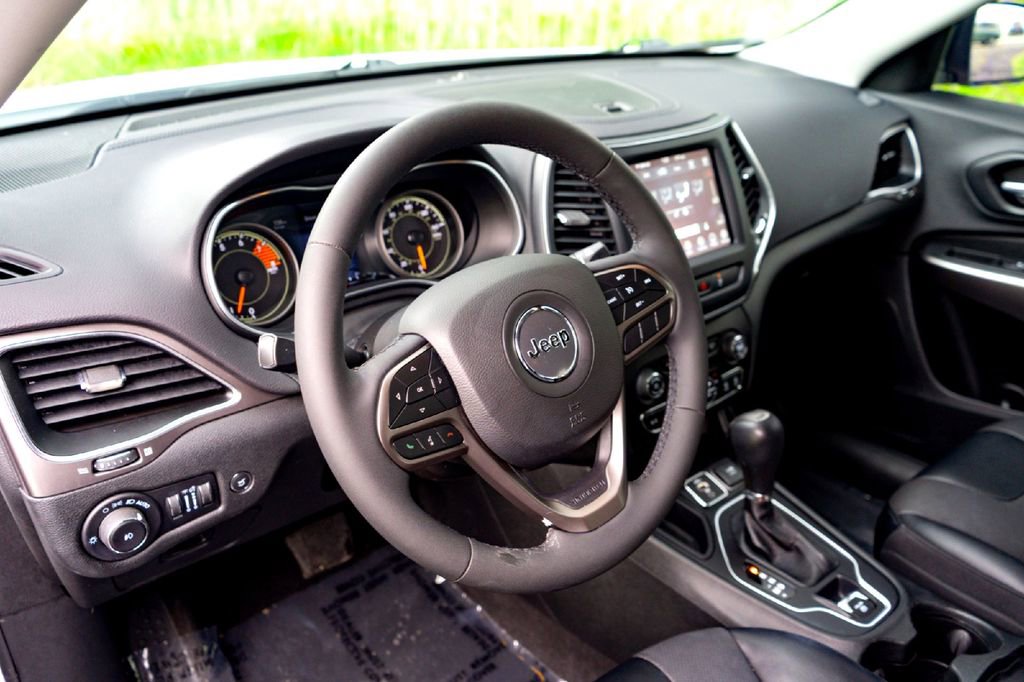 Used 2022 Jeep Cherokee Latitude Lux FWD image 9