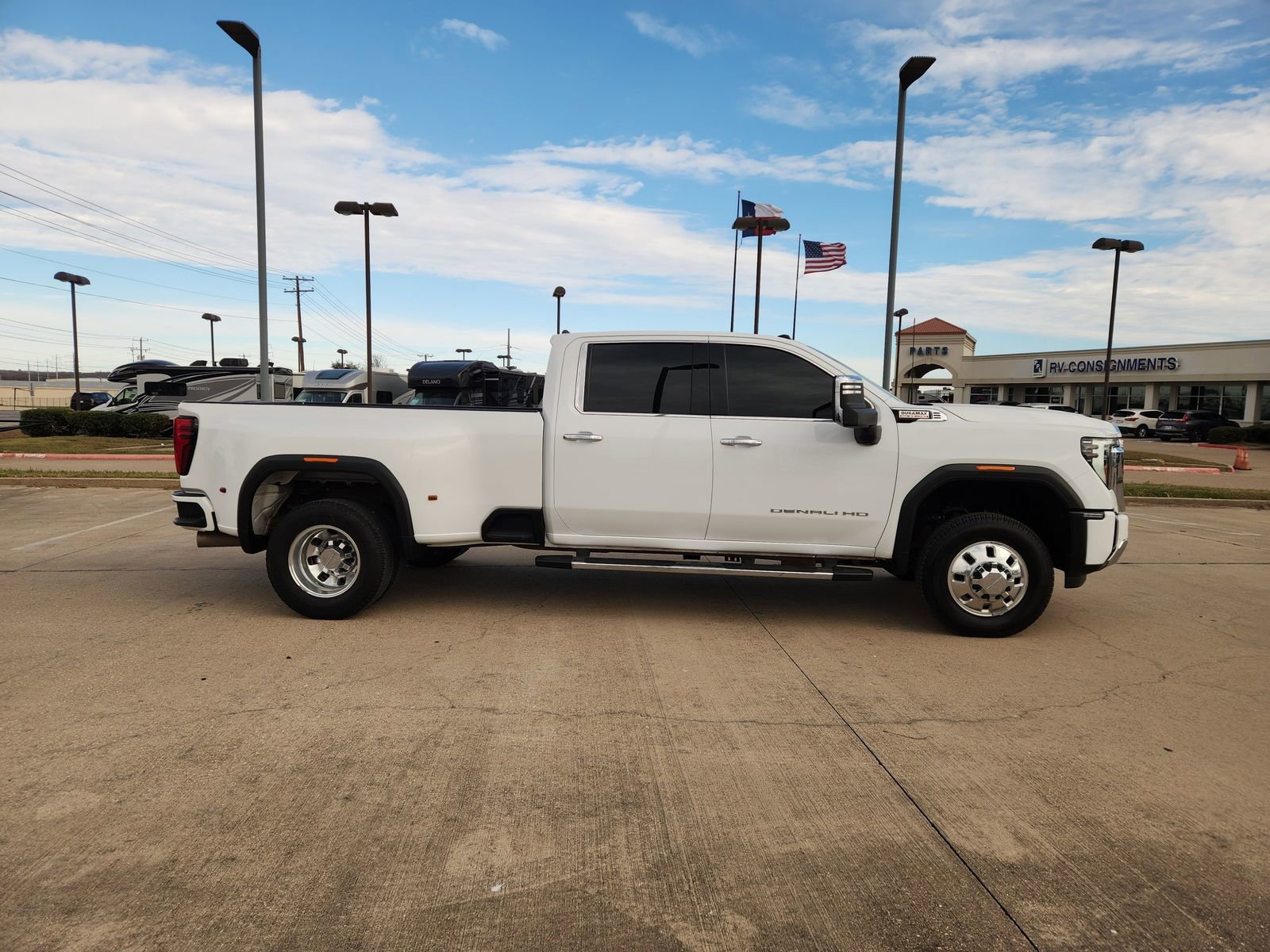 Used 2024 GMC Sierra 3500 Denali w/ Denali Reserve Package image 7